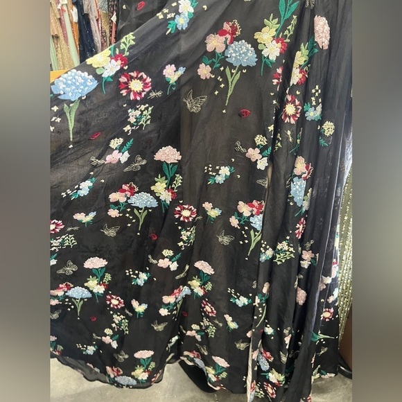 Mac Duggal 79361 NWT EMBROIDERED BISHOP SLEEVE V NECK FLOWY GOWN - Picture 7 of 10